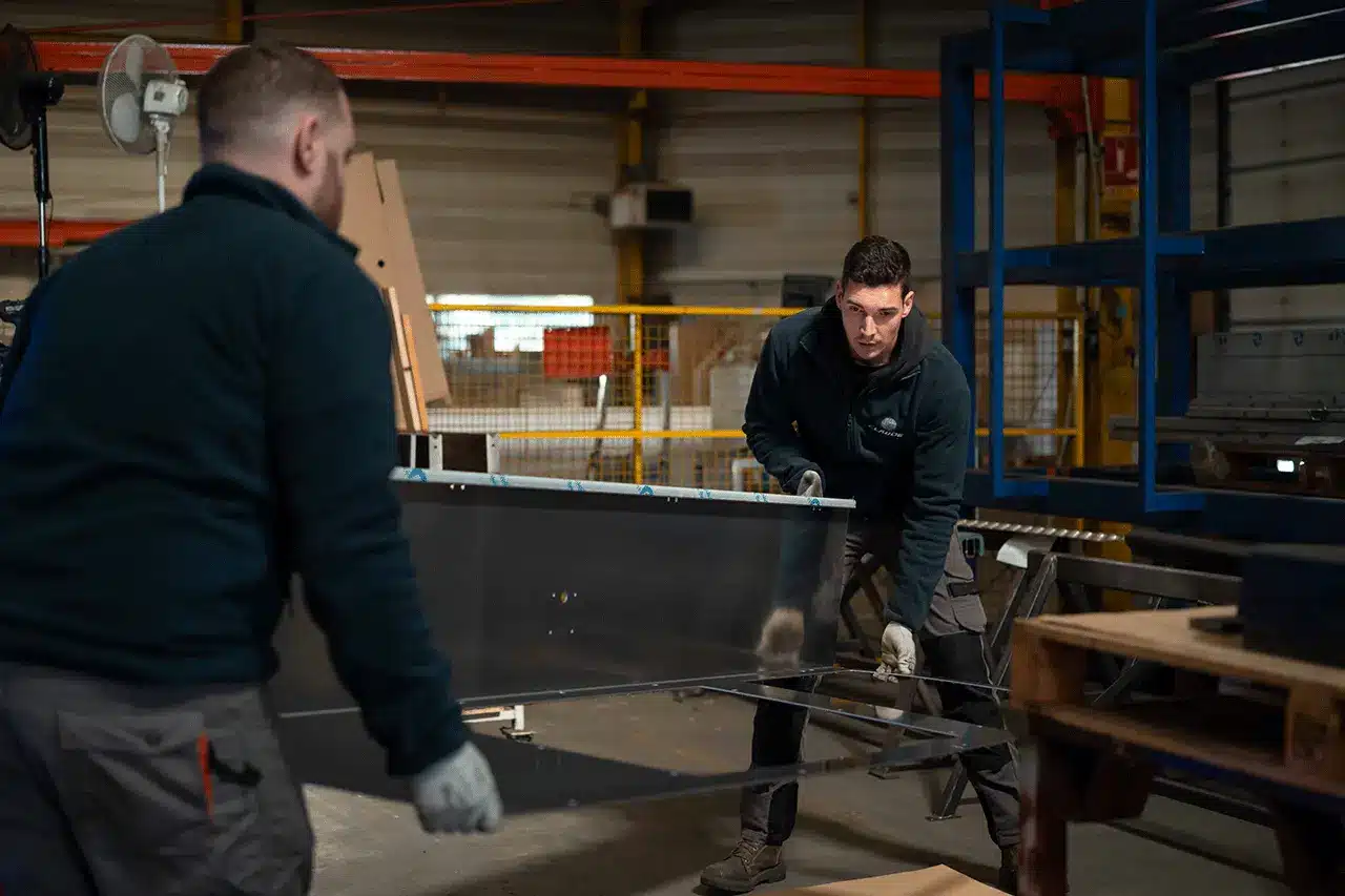 Travail équipe régleur plieur